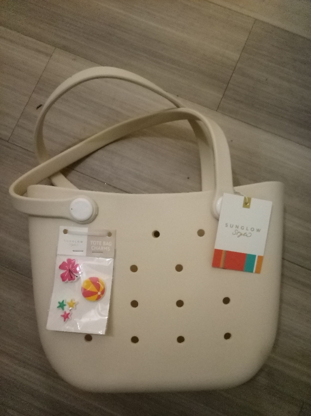 NWT: SUNGLOW STYLE; CHARMS, TOTE BAG, BEACH TOTE.